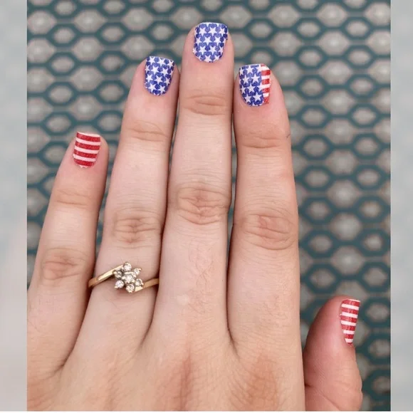 *Retired* Color Street: Red, White, and Belle | Fourth Of July Patriotic America - Picture 9 of 16